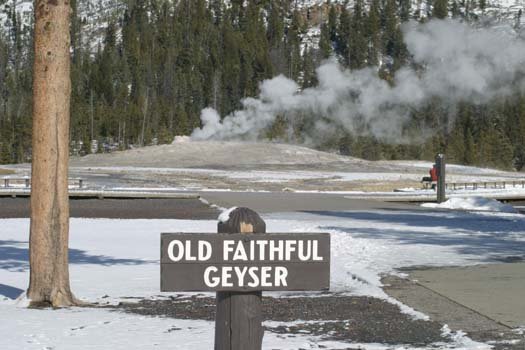 USA WY YellowstoneNP 2004NOV01 OldFaithful 007